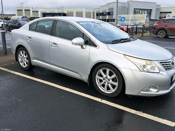 Toyota Avensis Saloon, Diesel, 2011, Silver