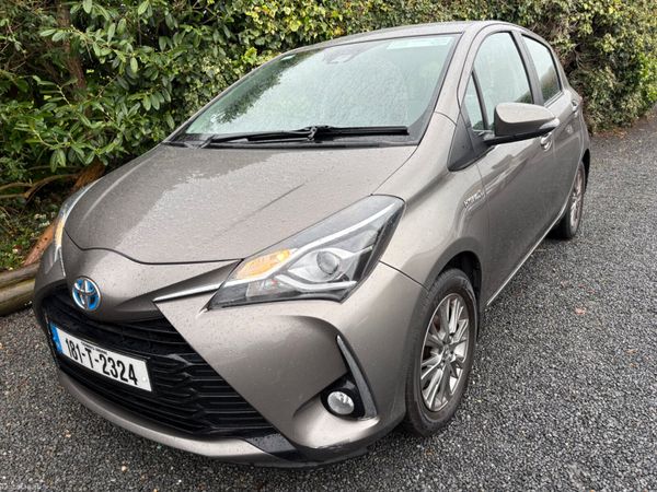 Toyota Yaris MPV, Petrol Hybrid, 2018, Grey