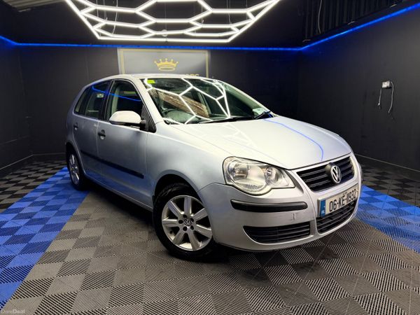 Volkswagen Polo Hatchback, Petrol, 2006, Silver