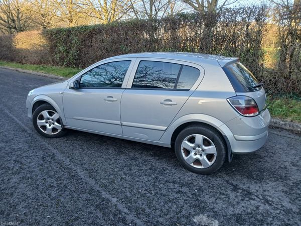 Opel Astra Hatchback, Petrol, 2008, Yellow