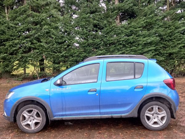 Dacia Sandero Stepway Hatchback, Diesel, 2017, Blue