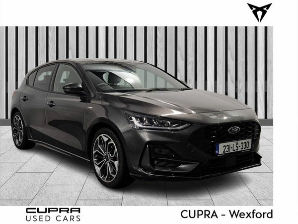 Ford Focus Hatchback, Petrol, 2023, Grey