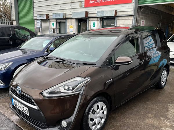 Toyota Sienta MPV, Petrol Hybrid, 2016, Brown