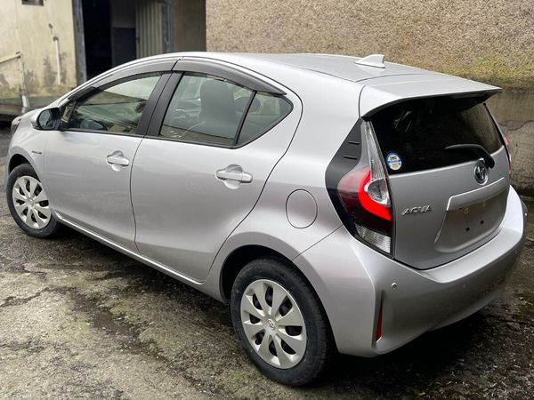 Toyota Aqua Hatchback, Petrol Hybrid, 2020, Silver