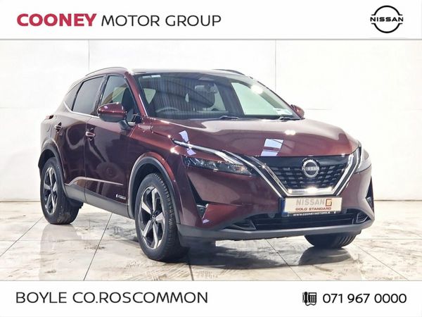 Nissan Qashqai MPV, Petrol, 2023, Red