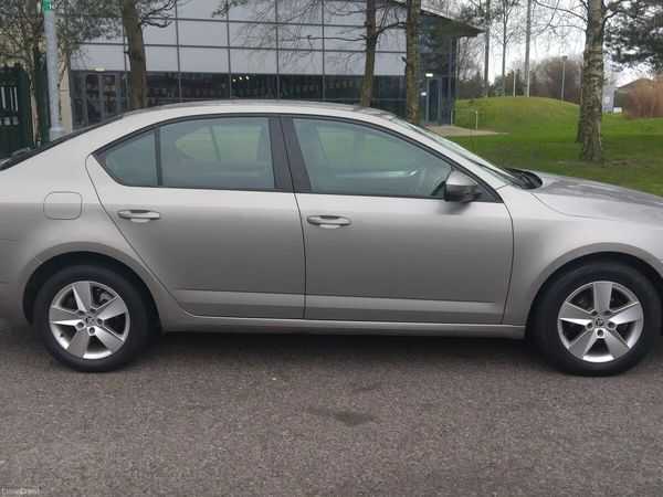 Skoda Octavia Saloon, Diesel, 2015, Other