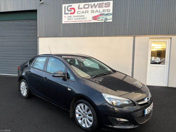 Opel Astra Saloon, Petrol, 2013, Black
