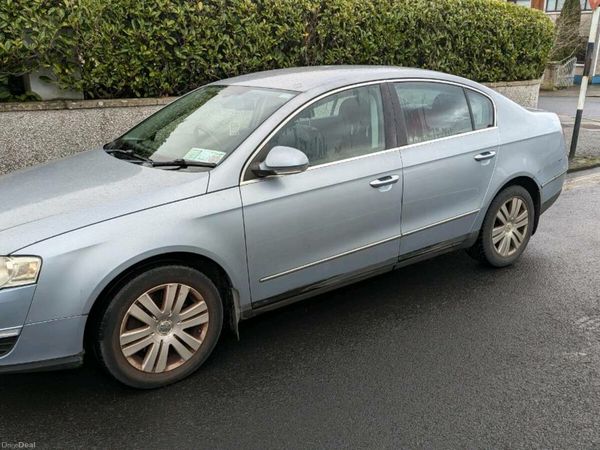 Volkswagen Passat Saloon, Petrol, 2007, Blue