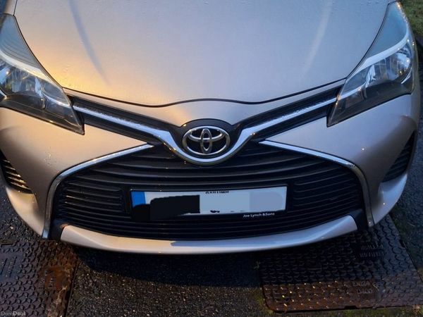 Toyota Yaris Hatchback, Petrol, 2015, Beige