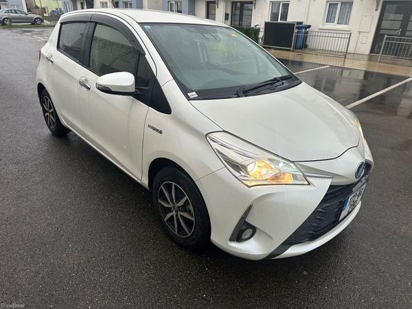 Toyota Vitz Hatchback, Petrol Hybrid, 2017, White
