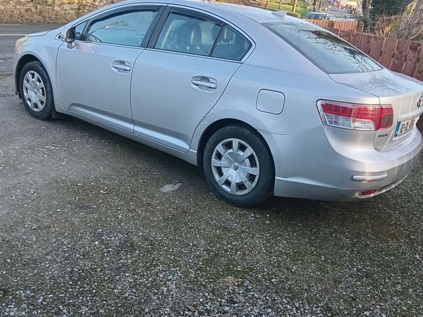 Toyota Avensis Saloon, Diesel, 2010, Silver