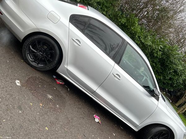 Volkswagen Jetta Saloon, Diesel, 2015, Silver