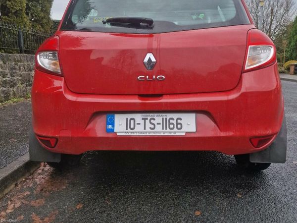 Renault Clio Hatchback, Ethanol Petrol, 2010, Red