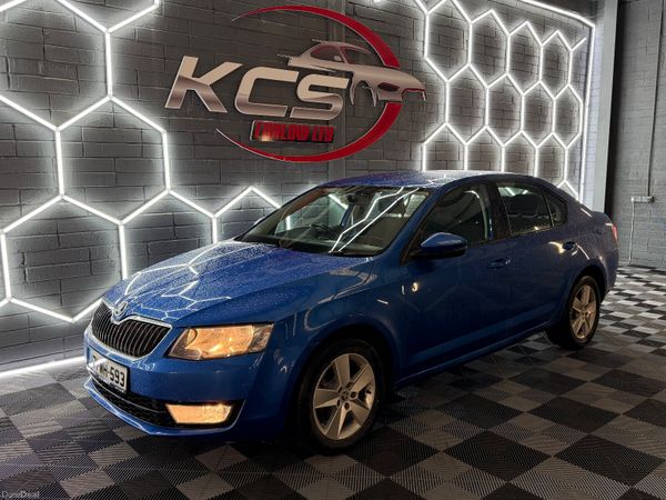 Skoda Octavia Saloon, Diesel, 2017, Blue