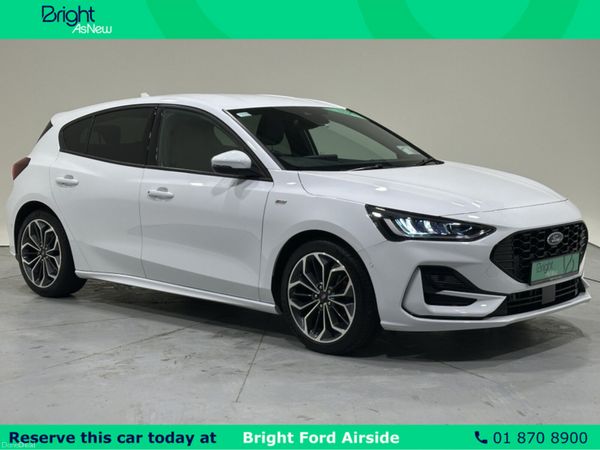 Ford Focus Hatchback, Petrol Hybrid, 2023, White