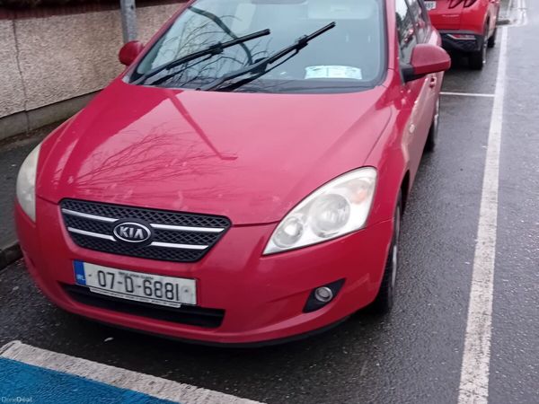 Kia Ceed Hatchback, Petrol, 2007, Red