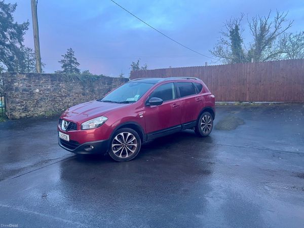 Nissan Qashqai Hatchback, Petrol, 2011, Red