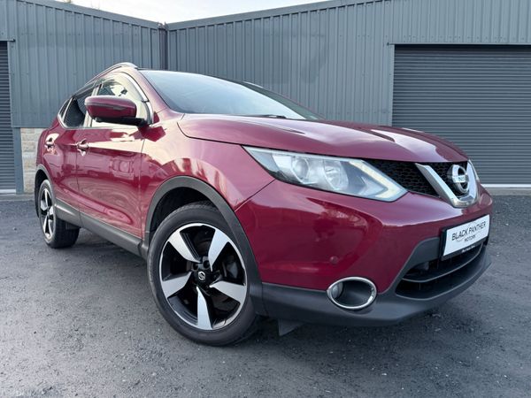 Nissan Qashqai SUV, Diesel, 2017, Red