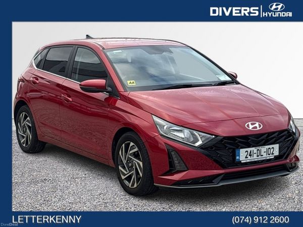 Hyundai i20 Hatchback, Petrol, 2024, Red