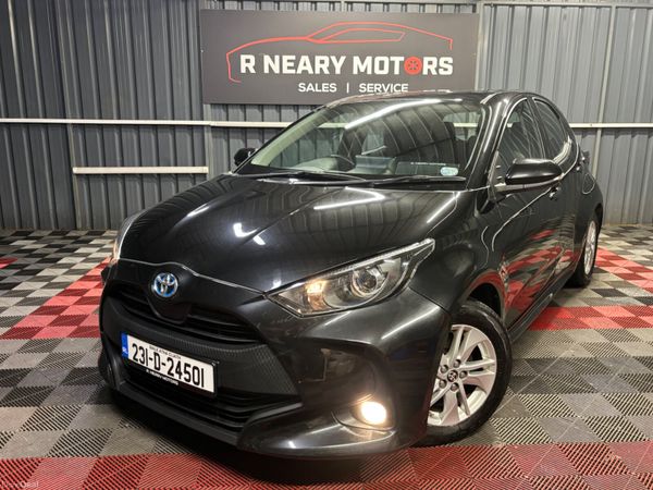 Toyota Yaris Hatchback, Petrol Hybrid, 2023, Black