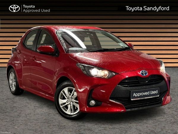 Toyota Yaris Hatchback, Petrol Hybrid, 2023, Red