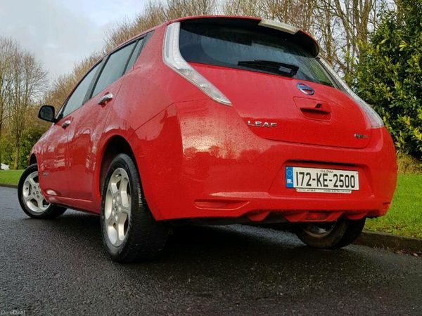 Nissan Leaf Hatchback, Electric, 2017, Red