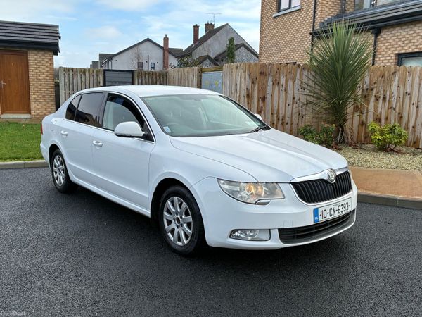 Skoda Superb Hatchback, Diesel, 2010, White