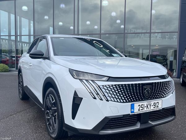 Peugeot 3008 MPV, Petrol, 2025, White