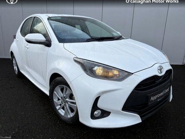 Toyota Yaris Hatchback, Petrol, 2024, White