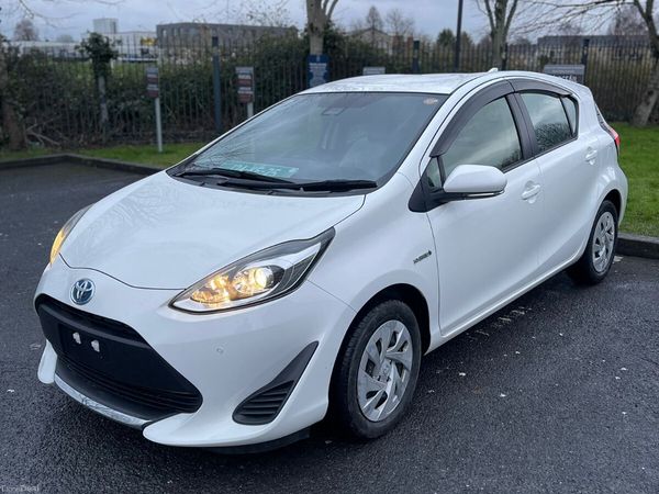 Toyota Aqua Hatchback, Petrol Hybrid, 2020, White