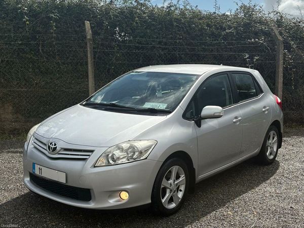 Toyota Auris Hatchback, Diesel, 2011, Silver