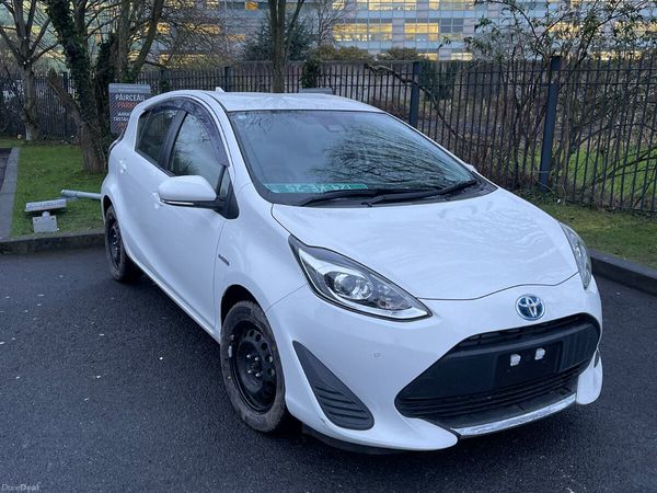 Toyota Aqua Hatchback, Petrol Plug-in Hybrid, 2020, White