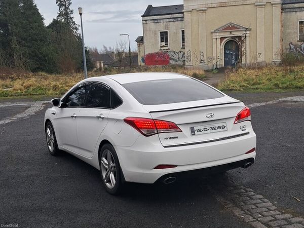 Hyundai i40 Saloon, Diesel, 2012, White
