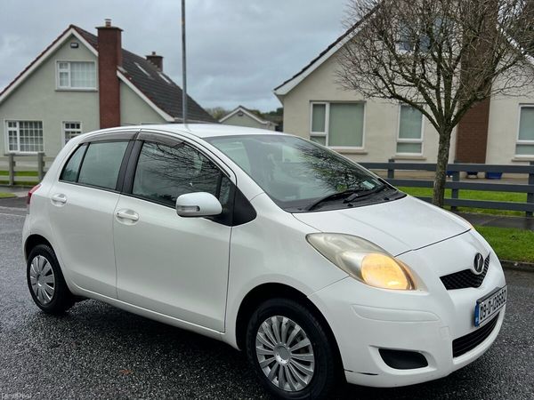 Toyota Vitz Hatchback, Petrol, 2009, White