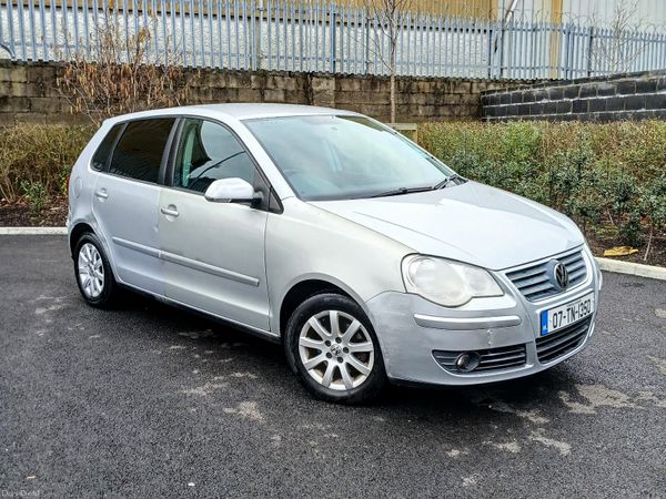 Volkswagen Polo Hatchback, Petrol, 2007, Silver