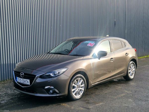 Mazda Mazda3 Hatchback, Diesel, 2017, Brown