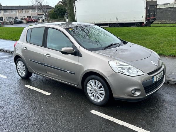 Renault Clio Hatchback, Ethanol Petrol, 2011, Gold