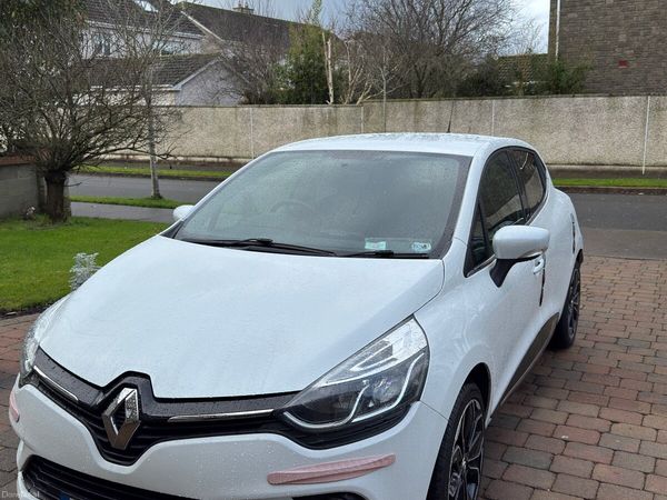Renault Clio Hatchback, Petrol, 2019, White