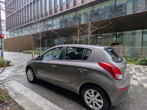 Hyundai i20 Hatchback, Petrol, 2013, Grey