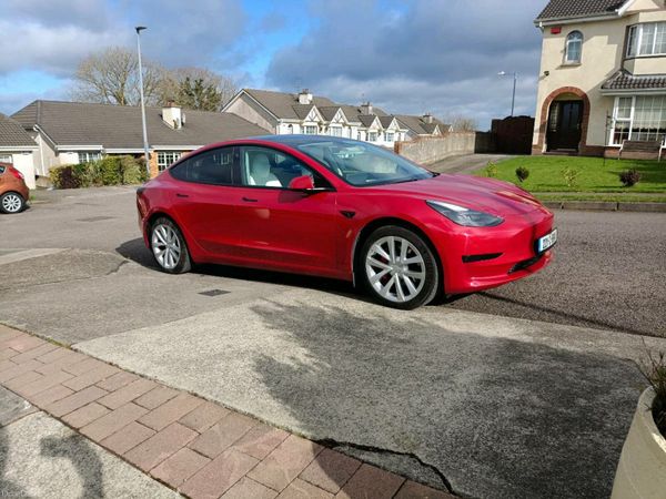 Tesla Model 3 Saloon, Electric, 2022, Red