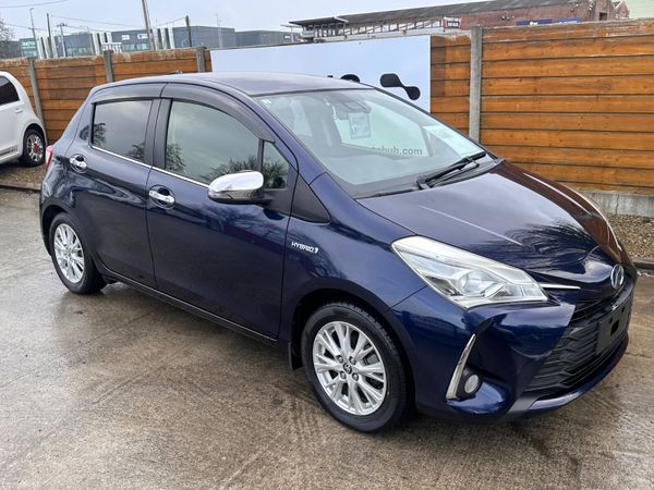 Toyota Vitz Hatchback, Petrol Hybrid, 2017, Blue
