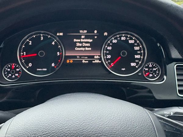 Volkswagen Touareg SUV, Diesel, 2016, Grey