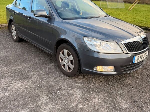 Skoda Octavia Hatchback, Diesel, 2010, Grey