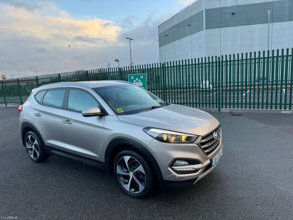 Hyundai Tucson MPV, Diesel, 2019, Gold