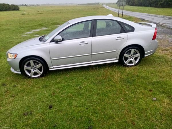 Volvo S40 Saloon, Diesel, 2010, Silver