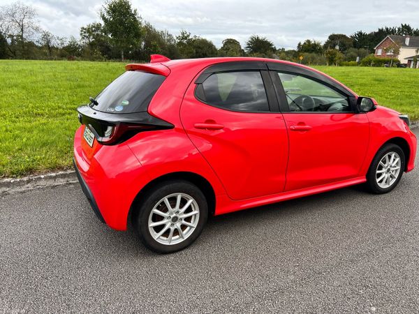 Toyota Yaris Hatchback, Petrol Hybrid, 2020, Red