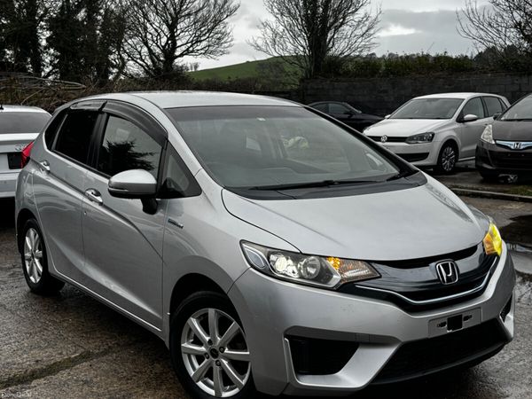 Honda Fit Hatchback, Petrol Hybrid, 2014, Silver