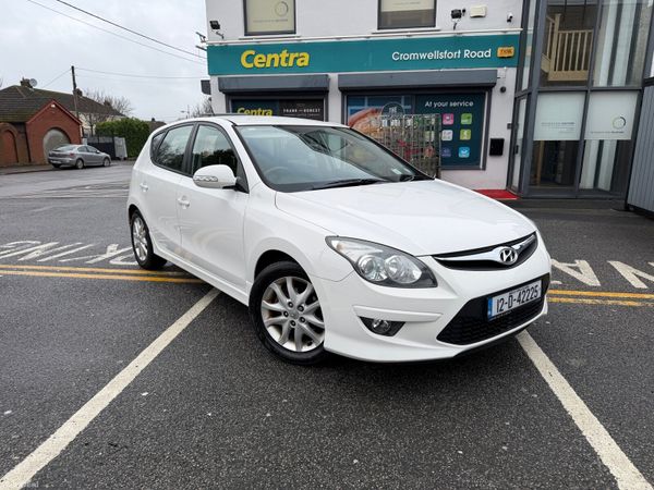Hyundai i30 Hatchback, Petrol, 2012, White