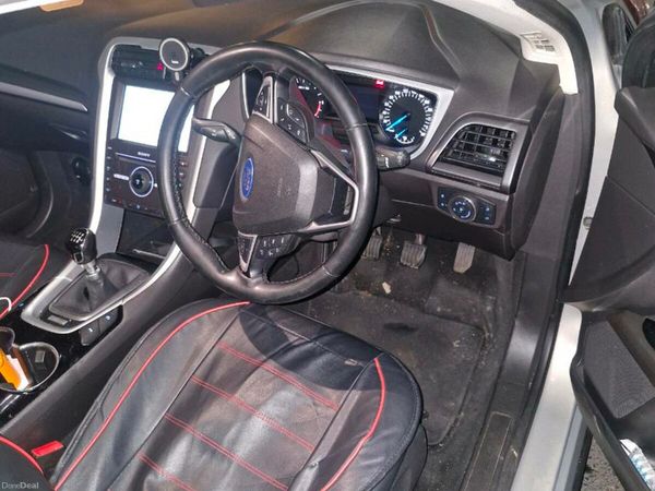 Ford Mondeo Hatchback, Diesel, 2016, Silver