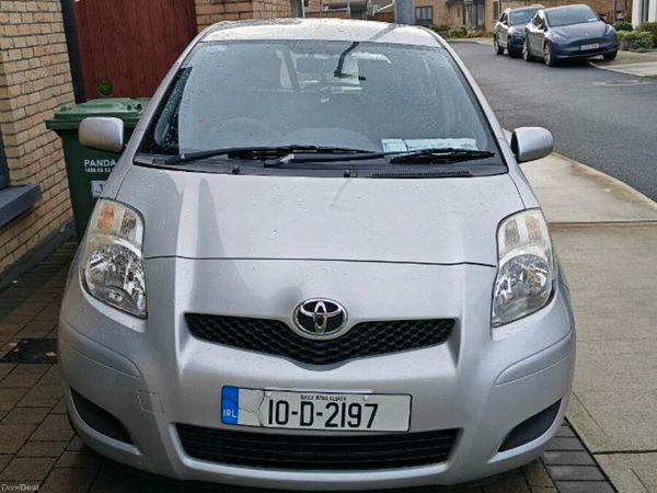 Toyota Yaris Hatchback, Petrol, 2010, Silver